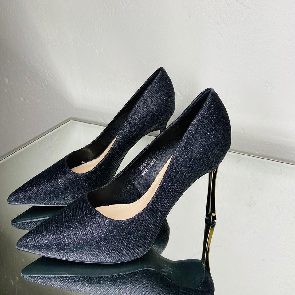 Ladies stunning high heels